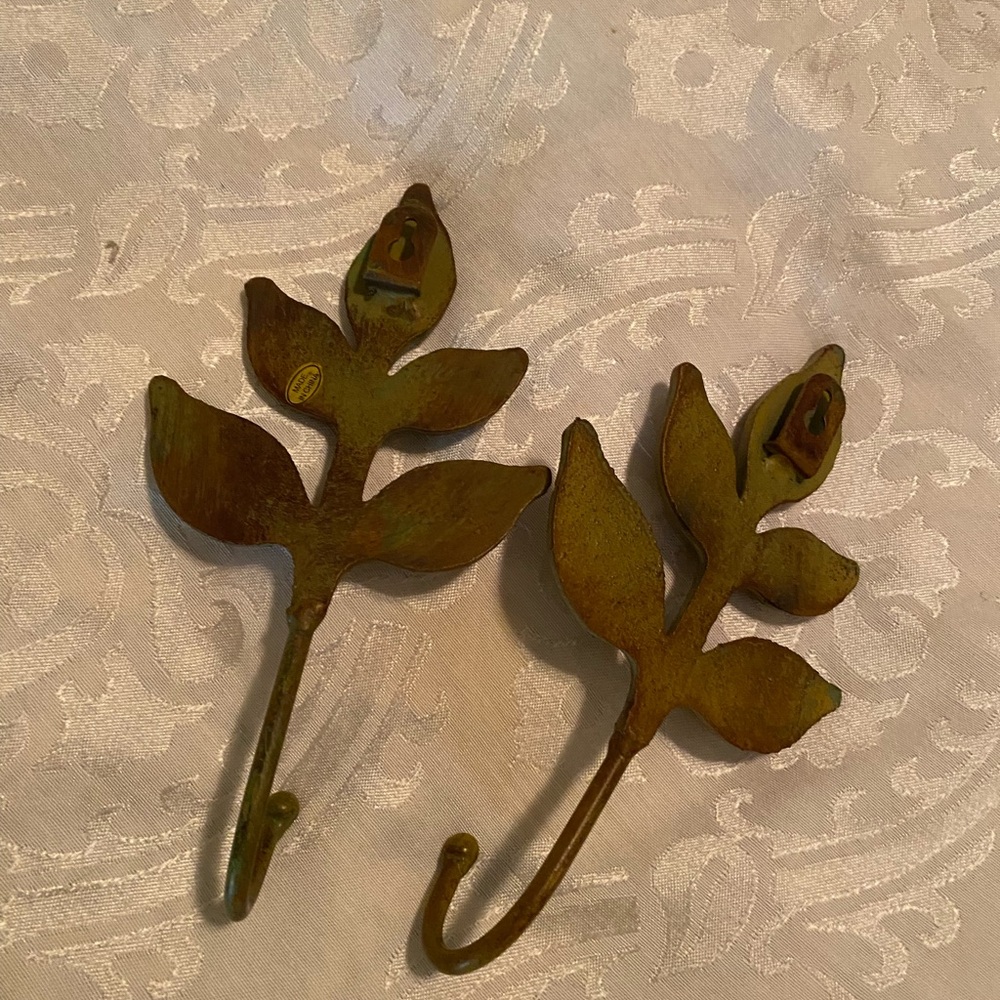 Rustic Leaf Wall Hooks